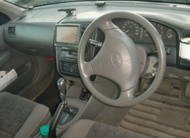
								Toyota Carina full									