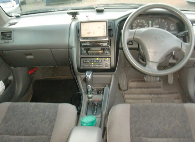 
								Toyota Carina full									