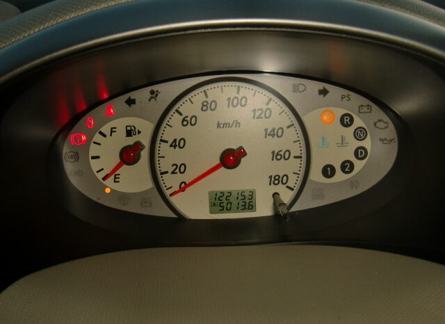 
								Nissan March full									