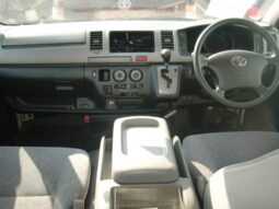 
										Toyota Regiearth van full									