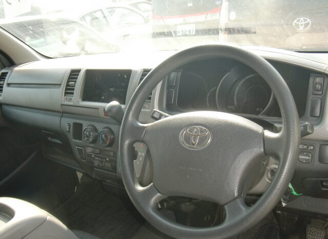 
								Toyota Regiearth van full									